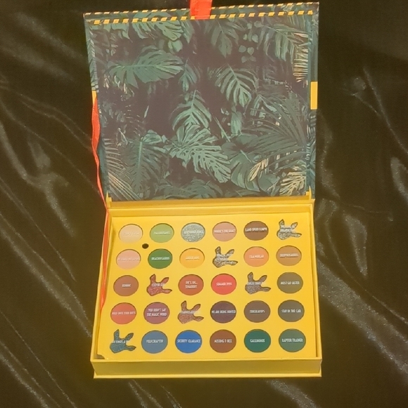 Profusion Cosmetics Jurassic Park 30 Shade Palette - Picture 2 of 5